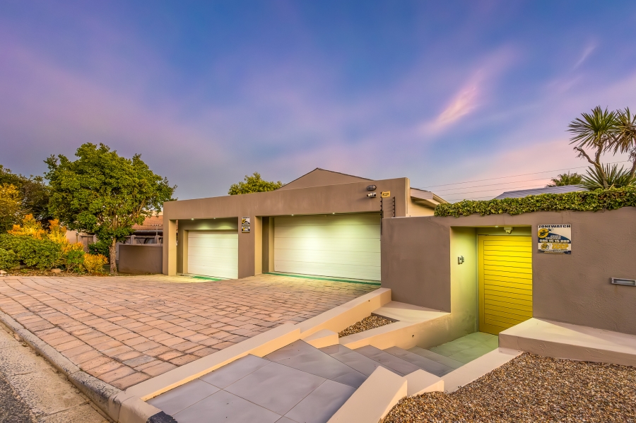 4 Bedroom Property for Sale in Loevenstein Western Cape